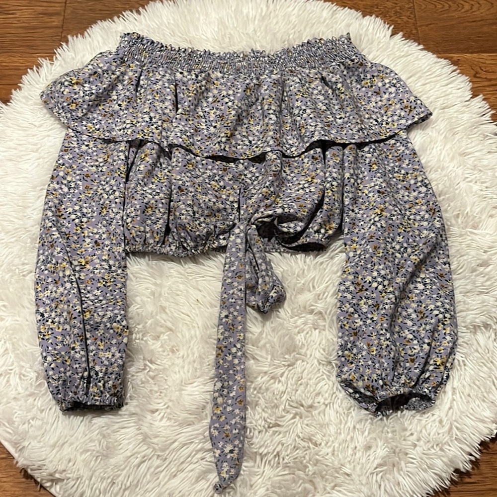 Crop top shirt small